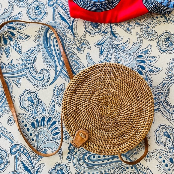 No Tag Handbags - AUTHENTIC Rattan leather round bag